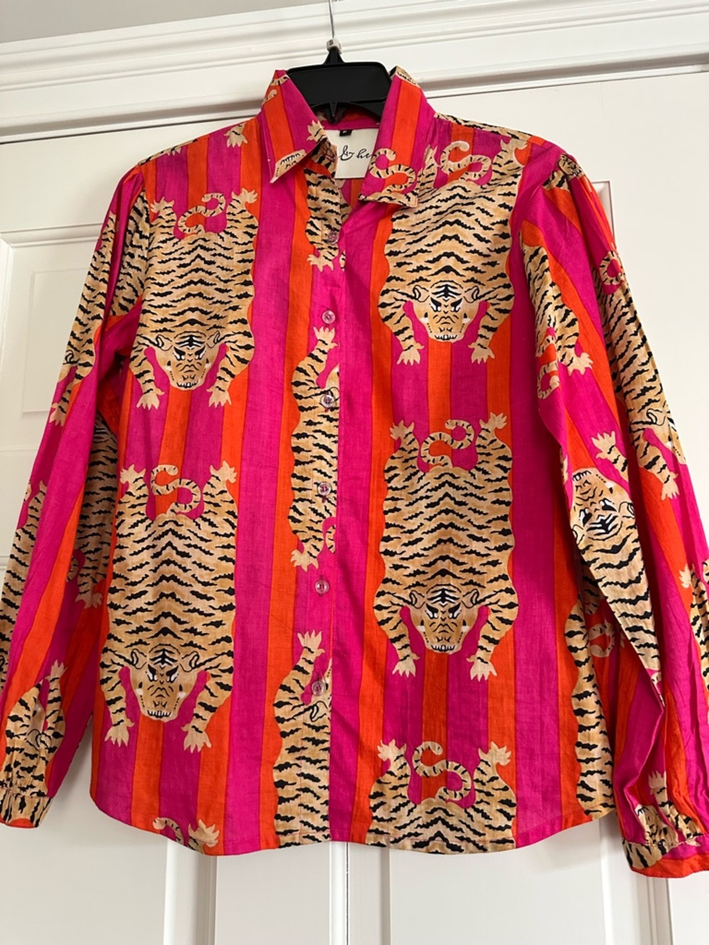 FOX & HEN Women's Pink & Orange Tiger-Print Button Front Blouse